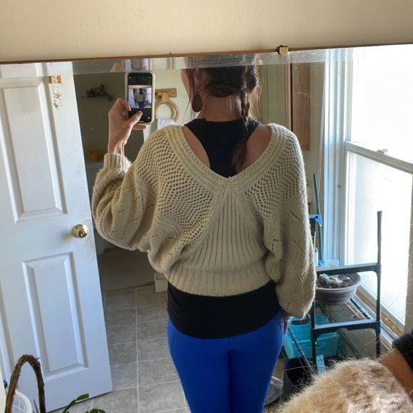 Women’s crop sweater - Picture 3 of 5